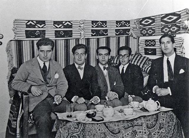 Se hace nuevos amigos