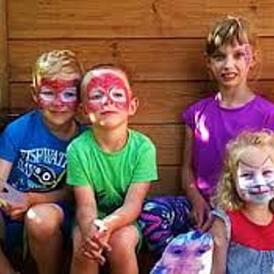 Timeline: INFANCIA Y ADOLESCENCIA