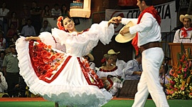 Timeline: Historia del Festival Folclórico y del Reinado Nacional de Bambuco