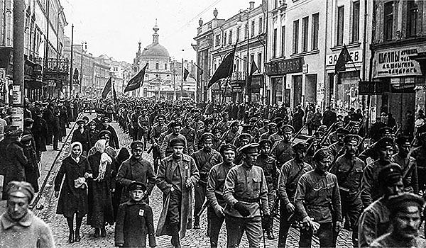 Revolució espontània a Petrograd i vaga general