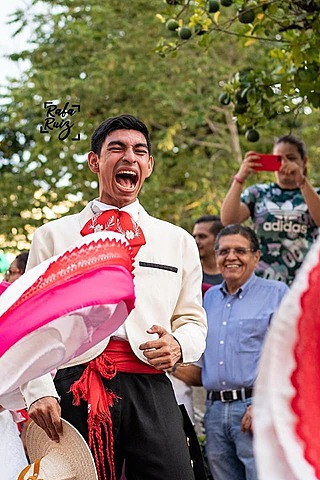 Regrese al Ballet Folklorico de la U de C