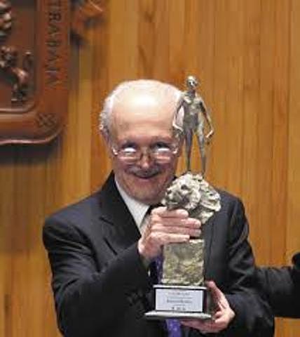 mario molina recibe premio de noblel de quimica por  trabajos CFCS