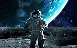 El primer hombre en la luna.