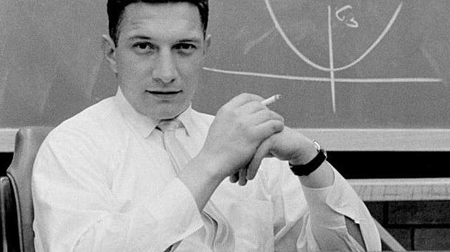 Se inventa el circuito integrado