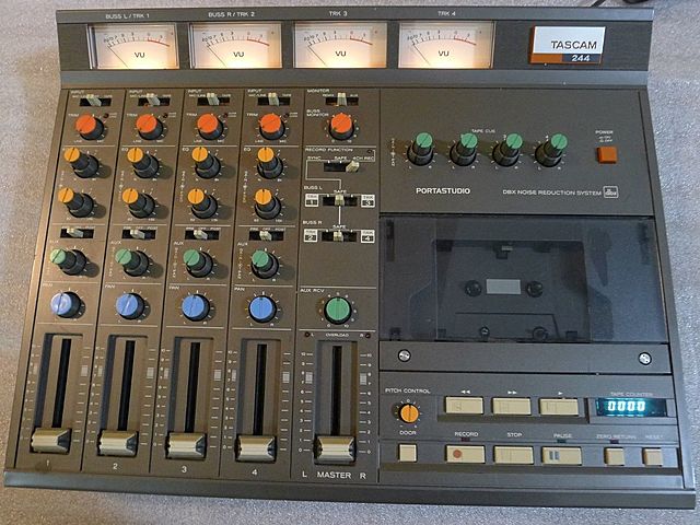 Tascam Portastudio 244