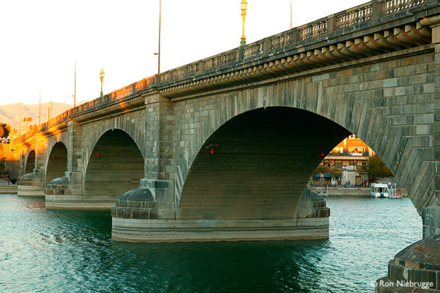 London Bridge Brought to the U.S.