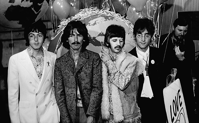 Primera transmisión en vivo por Satélite.