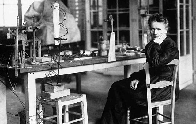 Marie Curie se convierte en la primera mujer en ganar el Premio Nobel