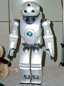 QRIO (SDR-4X) de Sony  Premier robot capable de courir
