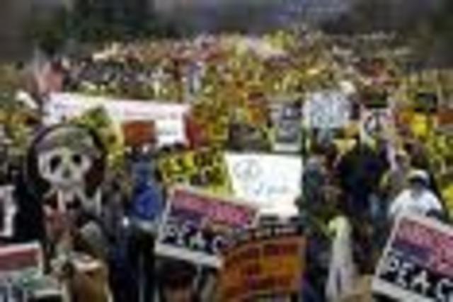 Massive anti-war demonstrations held in the U.S.