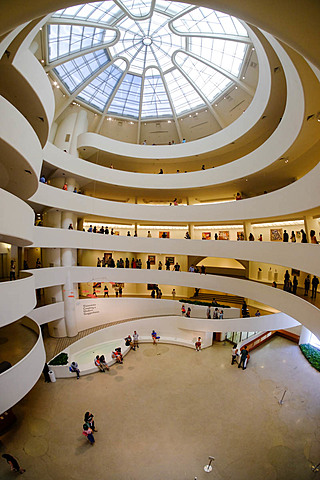 Prof - Les déplacements du spectateur / Frank Lloyd Wright: " Solomon R. Guggenheim Museum" ( Architecture: musée d'art moderne situé sur la Cinquième avenue dans l'Upper East Side à New York, aux États-Unis. Inauguré le 21 octobre 1959).