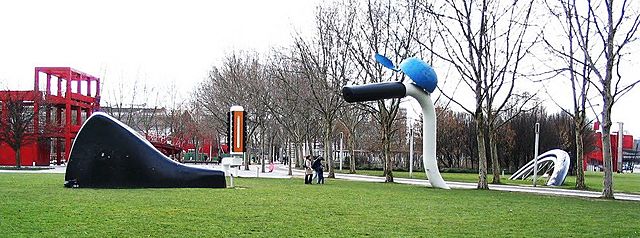 Prof - Intégration / Rupture / Claes Oldenburg & Coosje Van Bruggen: "La Bicyclette ensevelie" (Acier, aluminium, plastique renforcé par des fibres, peinture émail de polyuréthane, 4 éléments, dans une surface de 46 x 21,7 m, Parc de La Villette, Paris)