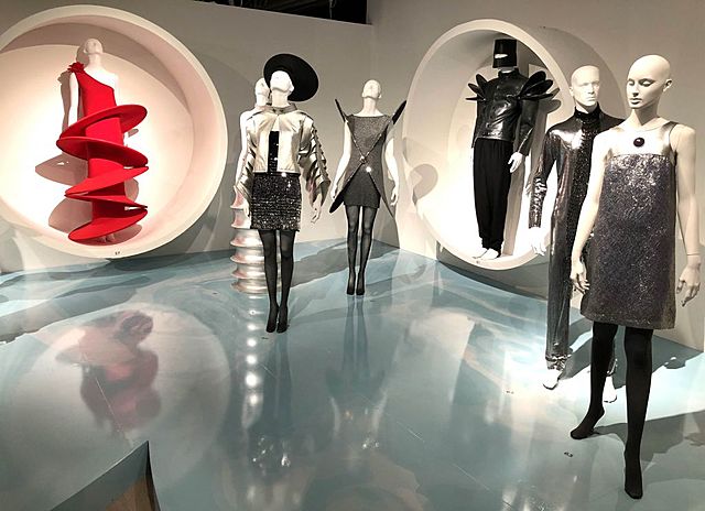 mostra retrospettiva "Pierre cardin: pursuit of the future"