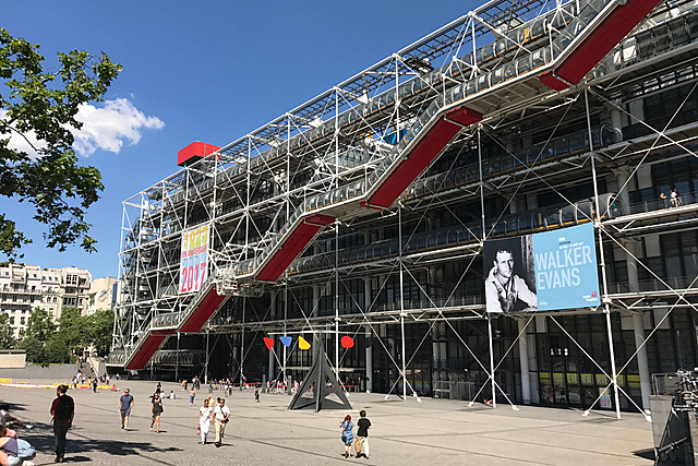 Prof - Intégration / Rupture / Renzo Piano, Richard Rogers et Gianfranco Franchini: "Centre national d'art et de culture Georges-Pompidou" (Architecture. Abrite le Musée National d'Art Moderne, Paris)