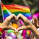 Corazon y bandera lgbt