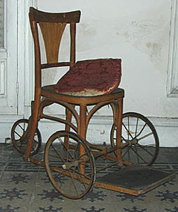 PRIMERA PATENTE DE SILLA DE RUEDAS