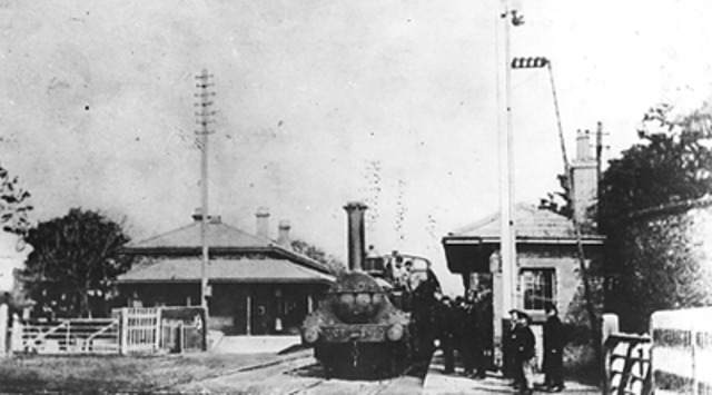 Huyton railway station opens on Liverpool to Manchester railway, the first passenger railway in the world. Surburban development begins for the ‘out of town’ residences of Liverpool’s merchants and middle classes.