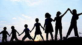 Timeline: INFANCIA Y ADOLESCENCIA A TRAVÉS DEL TIEMPO