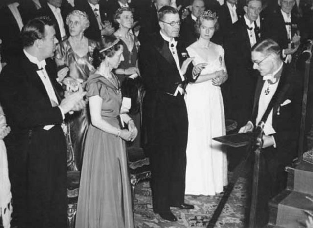 TS Eliot wins Nobel prize in Literature