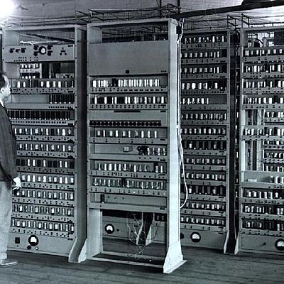 Timeline: HISTORIA DE LA COMPUTADORA