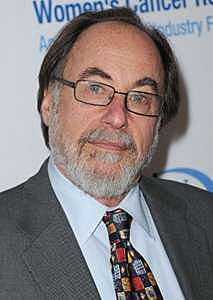 David Baltimore. Trabajando de forma independiente, Baltimore y Temin descubrieron la transcriptasa inversa,una enzima que sintetiza el ADN a partir del ARN.