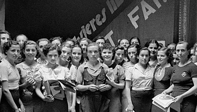 nacía la asociación nacional de mujeres españolas