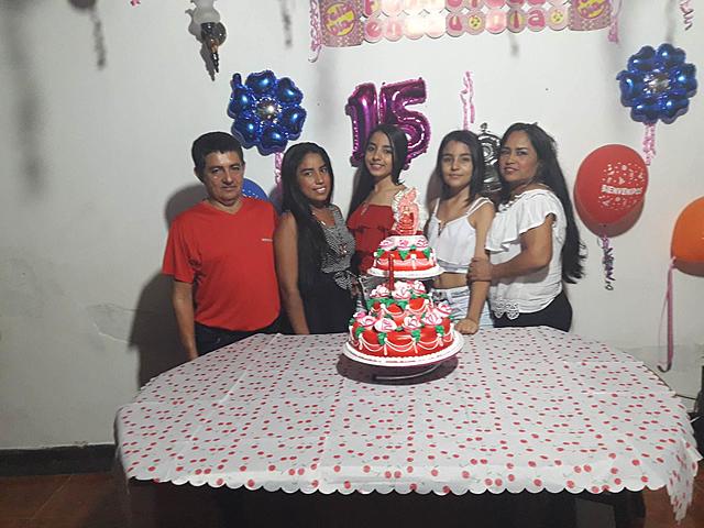 CUMPLEAÑOS NÚMERO 15 DE MI HERMANA