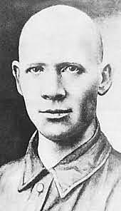 1907 год. Построено деревянное здание школы.