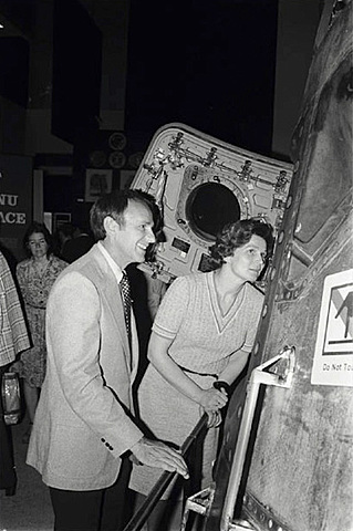 Πρώτη πτώση με αλεξίπτωτο