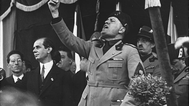 Mussolini exigió al rey que le entregara el gobierno