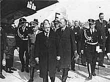 Hitler exige a los Checoslovacos la entrega de los sudetes