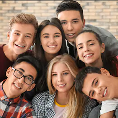 Timeline: Tras los pasos de la infancia y la adolescencia