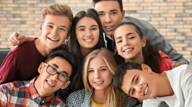 Timeline: Tras los pasos de la infancia y la adolescencia