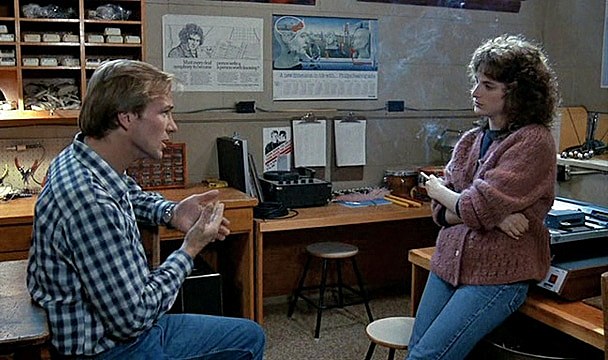 Marlee Matlin Wins Academy Award