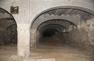 AQUÍ HI HA UN SUPERVIVENT