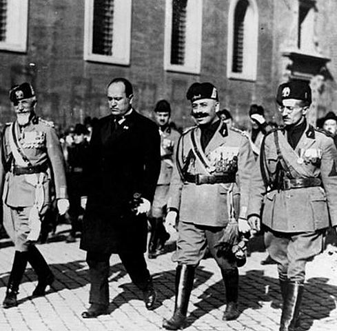 Benito Mussolini marcha sobre Roma