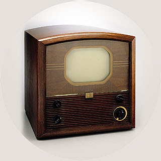 Widespread of television in American homes