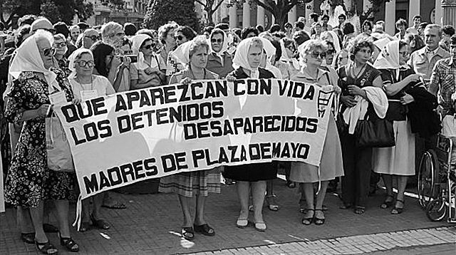 Las madres de la plaza de mayo