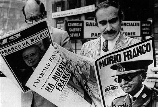 Vuelta a la democracia de España y Grecia