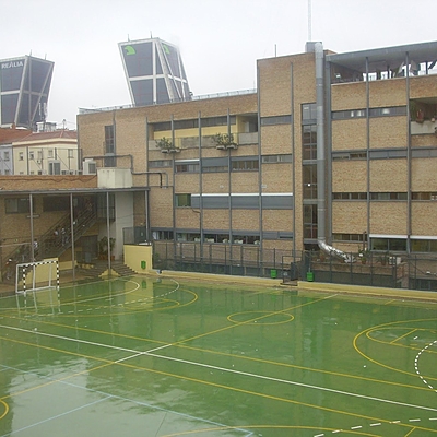 Timeline: La historia de Padre Piquer