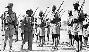 Mussolini invade Etiopía