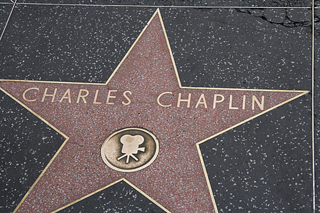 Va ser anomenat "Sir"