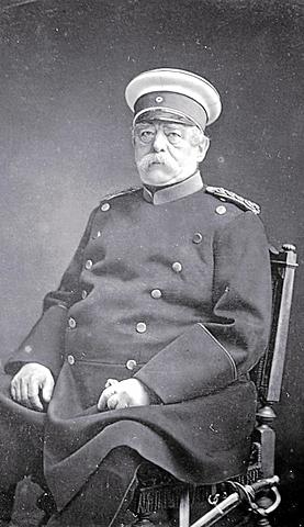 Otto Von Bismarck comienza como ministro del emperador de Alemania