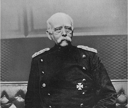Otto von Bismarck proclama el Imperio Alemán.