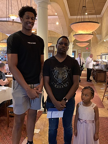 Me reunió Sterling Manley