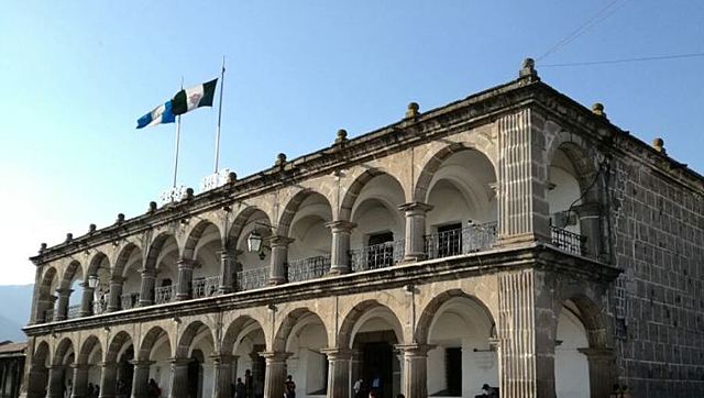 Los británicos, españoles, estadounidenses y los mexicanos.