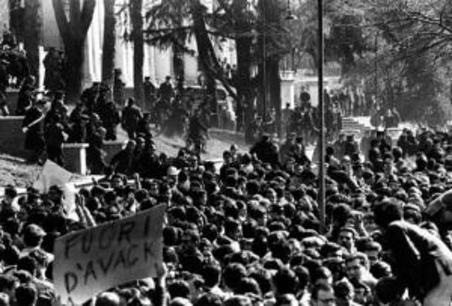 Inicia la batalla y el grito: "La violencia"
