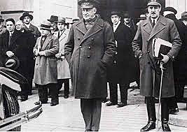 DIMISIÓN DE PRIMO DE RIVERA.