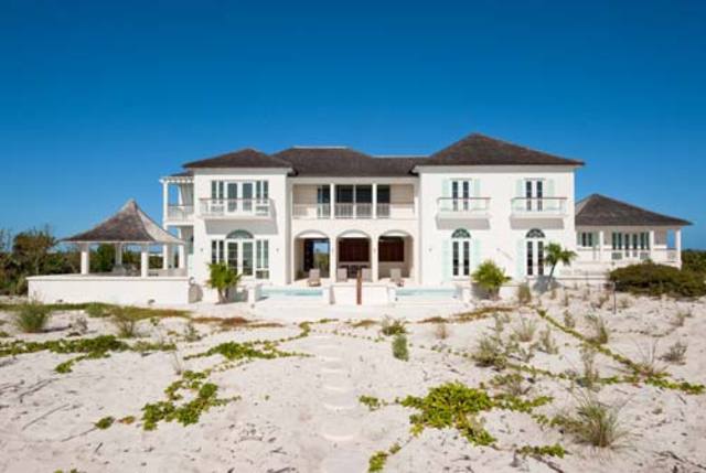 i get my dream house on the beach(:
