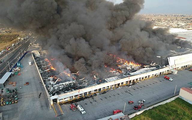 Incendio de bodega parisina en Toluca
